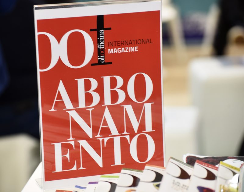 Regalarsi o regalare un abbonamento a OOF Magazine